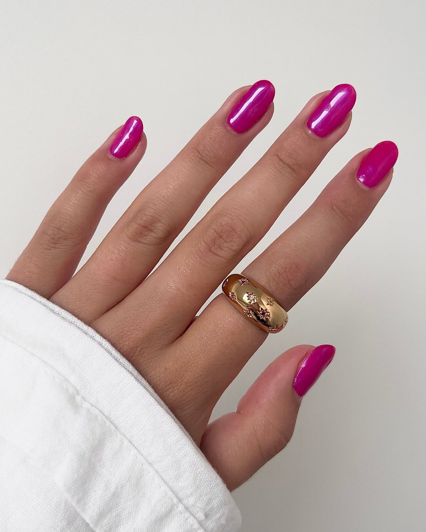 Completely in Love – Pink Gel Nail Polish