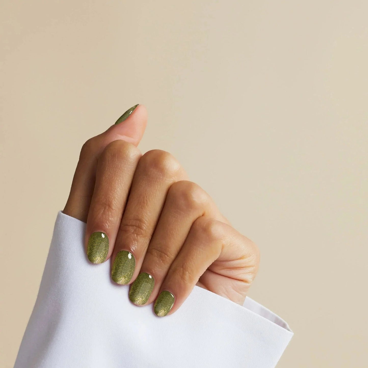 Dubai-Style - Gel Polish - 14 Day Manicure - On Hand 